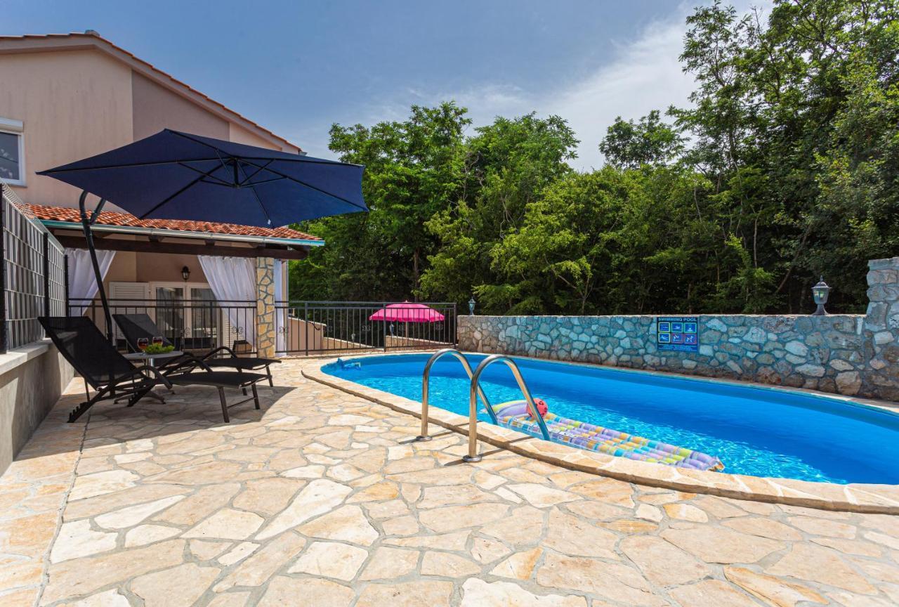 Apartment With A Private Swimming Pool, Garden & Bbq Gostinjac 외부 사진